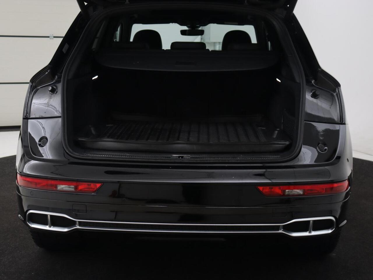 Audi Q5 55 TFSIe quattro S Line | Panoramadak | Adaptive cruise | 360 Camera | Virtual Cockpit | Half leder | Carplay | Full LED | Sportstoelen | Navigatie | PHEV | Plug In