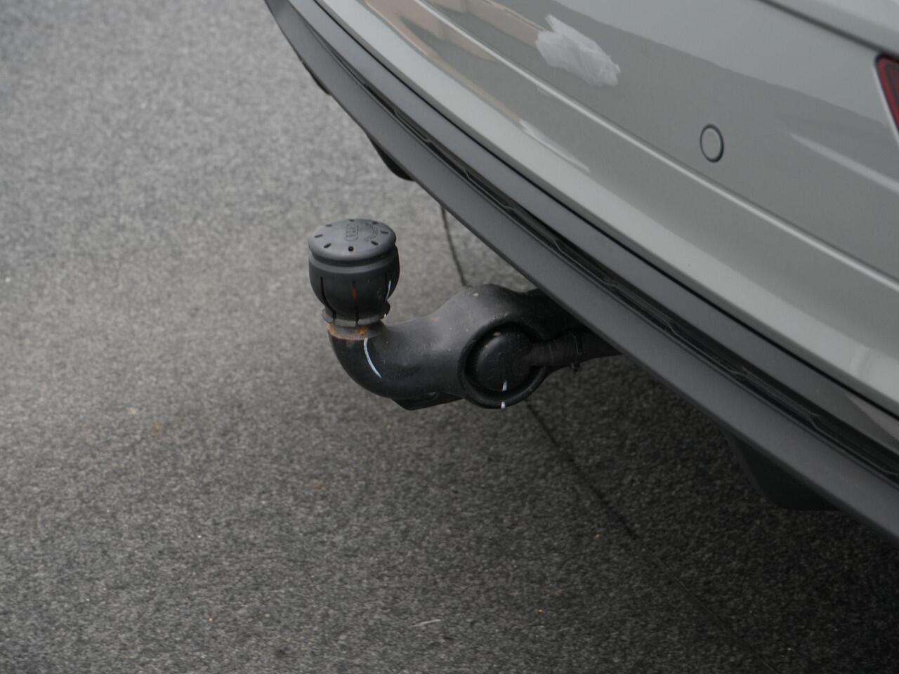 Audi Q5 55 TFSI e 367 pk S-tronic S edition Competition / S-Line | Panoramadak | Trekhaak | Achteruitrijcamera | Standkachel | Cruise Control | Zwart optiekpakket plus | 20 inch