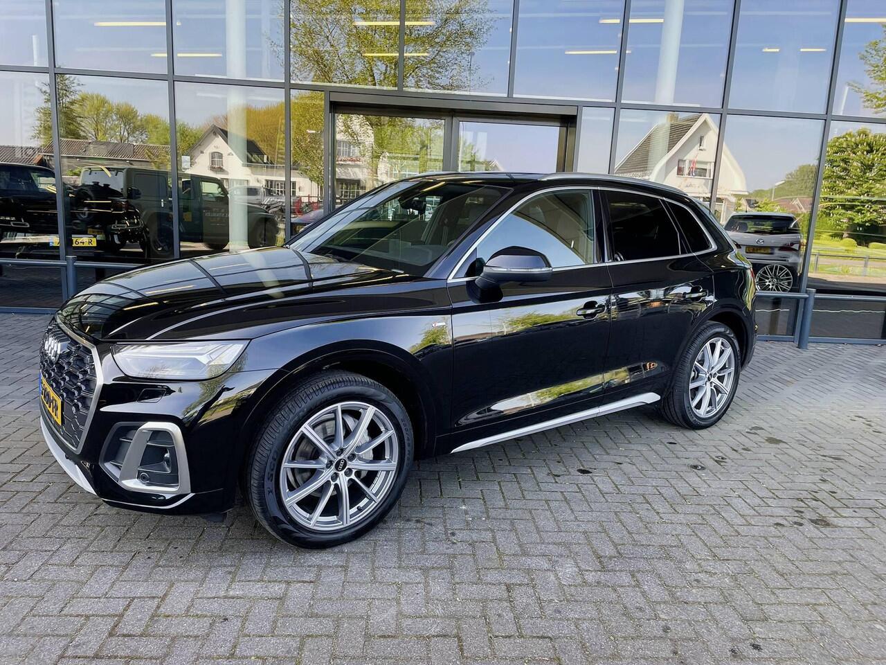Audi Q5 40 TFSI S edition | Slechts 8000km! | Luchtvering | Tour Ass pack | Panodak | Etc.. 1 eig | Org NL