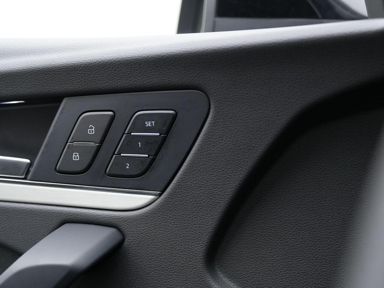 Audi Q5 50 TFSI e 299 pk quattro S-Line | Panoramadak | Trekhaak | Fijnnappa leder | Geheugenstoel | Matrix LED | Achteruitrijcamera