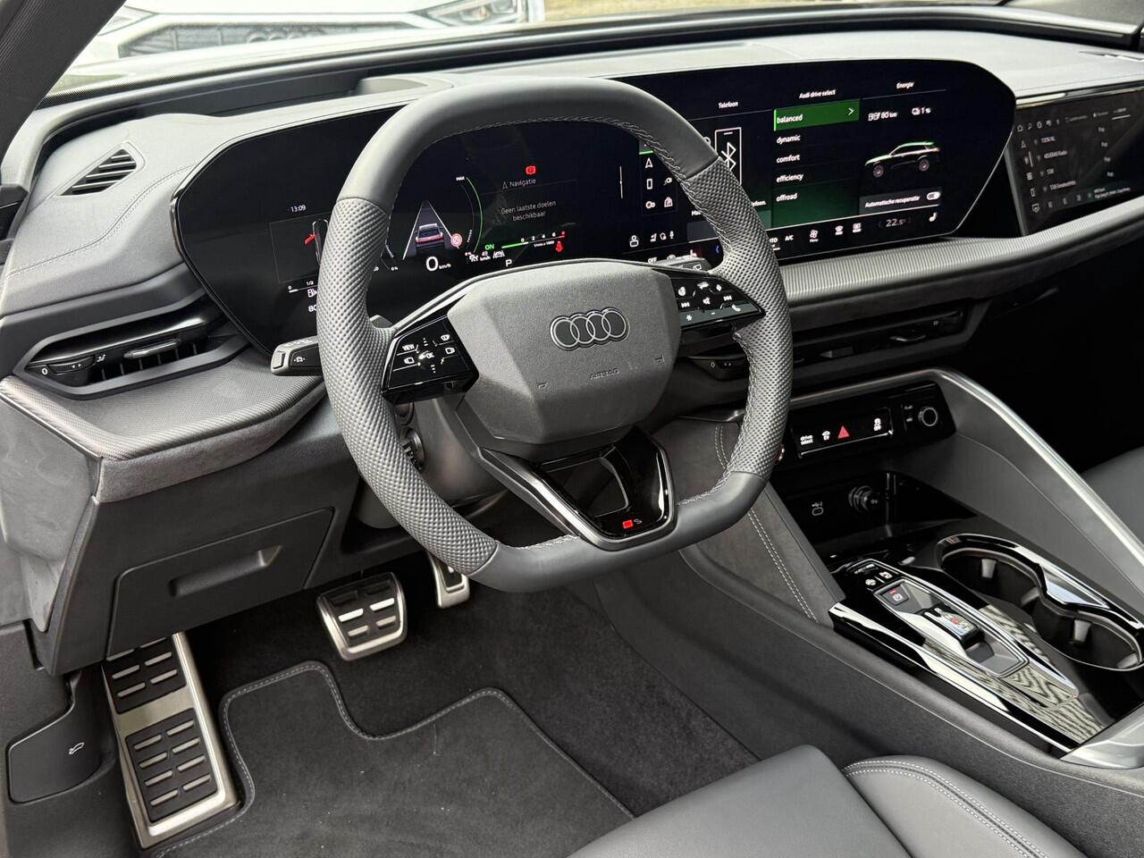 Audi Q5 2.0 TFSI e-hybrid Quattro S edition Luchtvering l B&O l Optiek Zwart l Tech Pro l Trekhaak l Scherm passagier