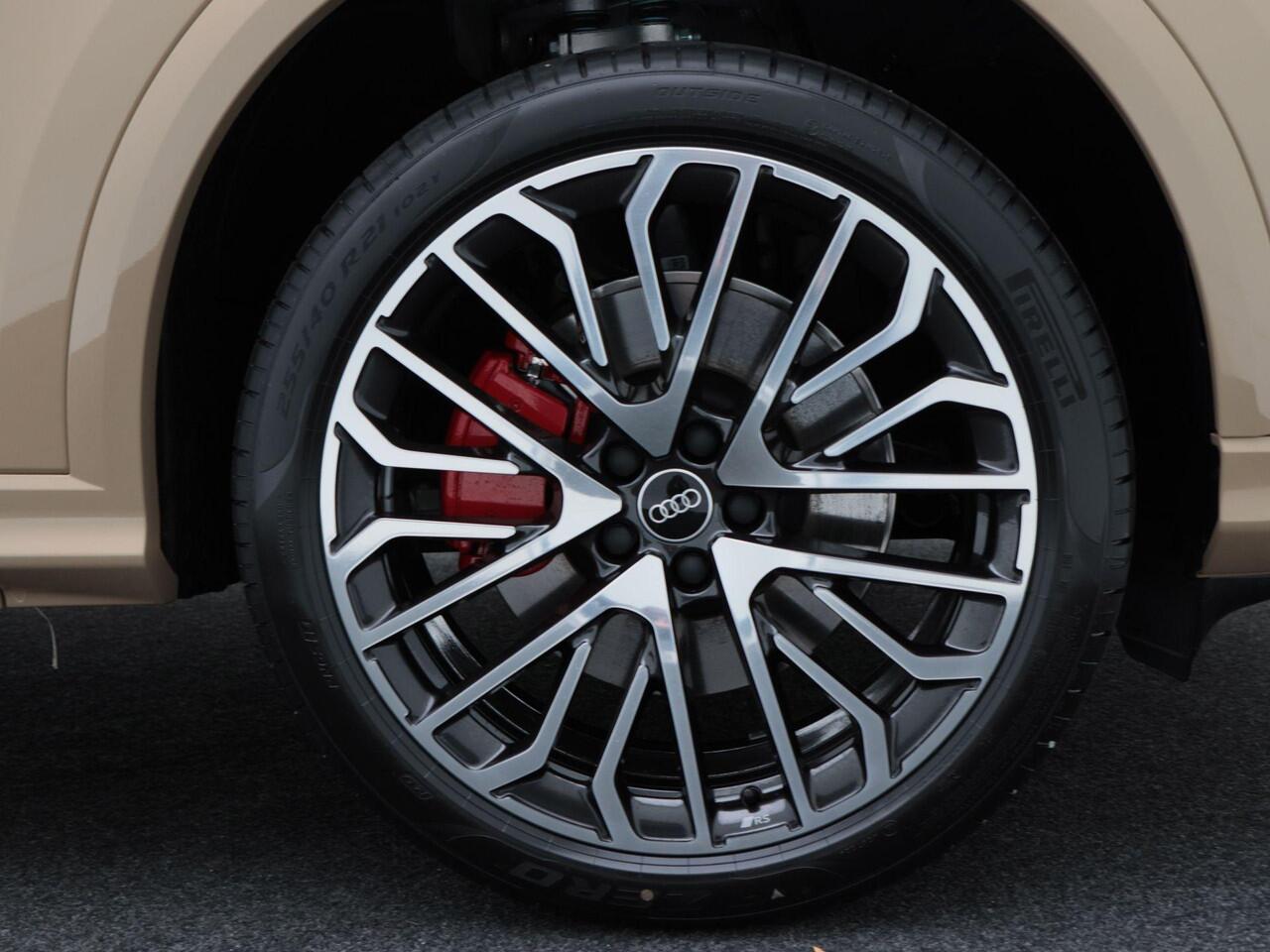 Audi Q5 S edition 2.0 TFSI e | 299 PK SUV 7 versn. | 19 inch | Zwart optiek Plus | Privacyglas |