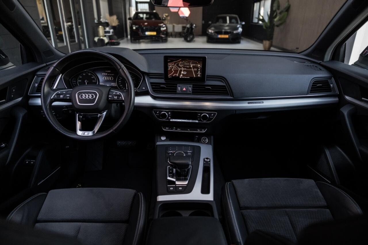 Audi Q5 55 TFSI PHEV S Line | Quattro | Camera | Stoelverwarming |