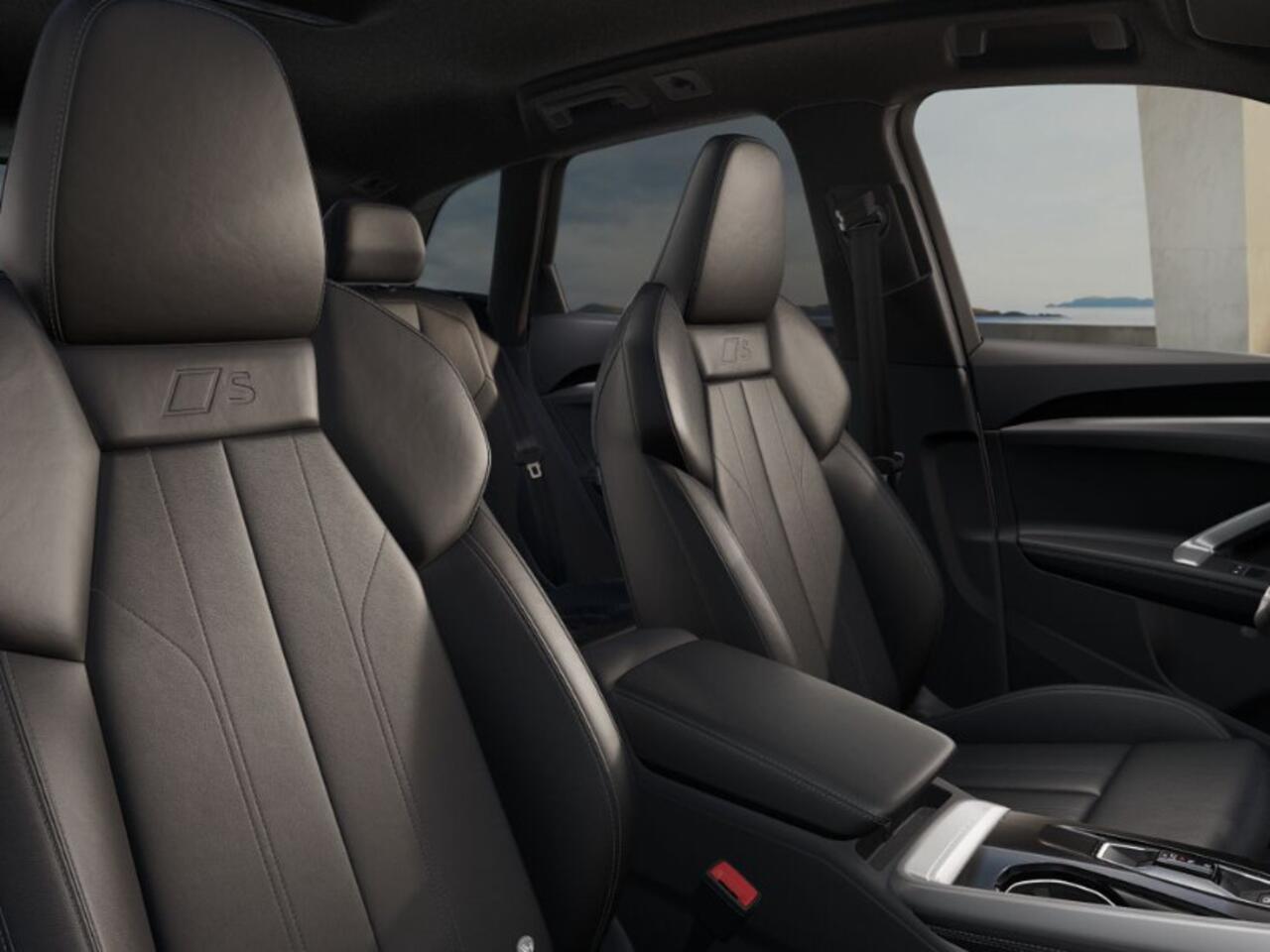 Audi Q5 S edition 2.0 TFSI e | 299 PK SUV 7 versn. | 19 inch | Zwart optiek Plus | Privacyglas |