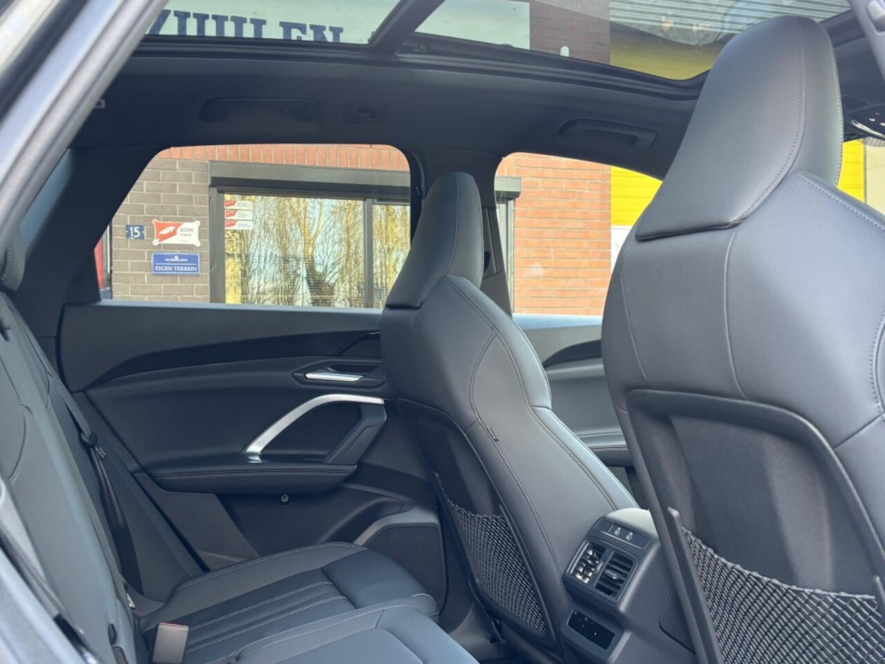 Audi Q5 e-hybrid Quattro 252pk S-Line Pano Luchtvering Trekhaak 21'' BTW