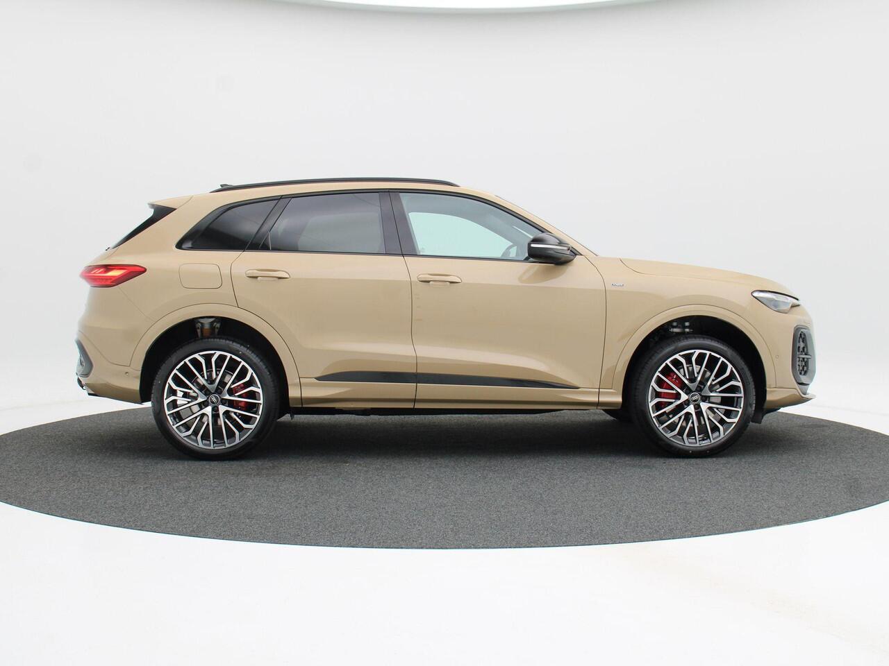 Audi Q5 S edition 2.0 TFSI e | 299 PK SUV 7 versn. | 19 inch | Zwart optiek Plus | Privacyglas |