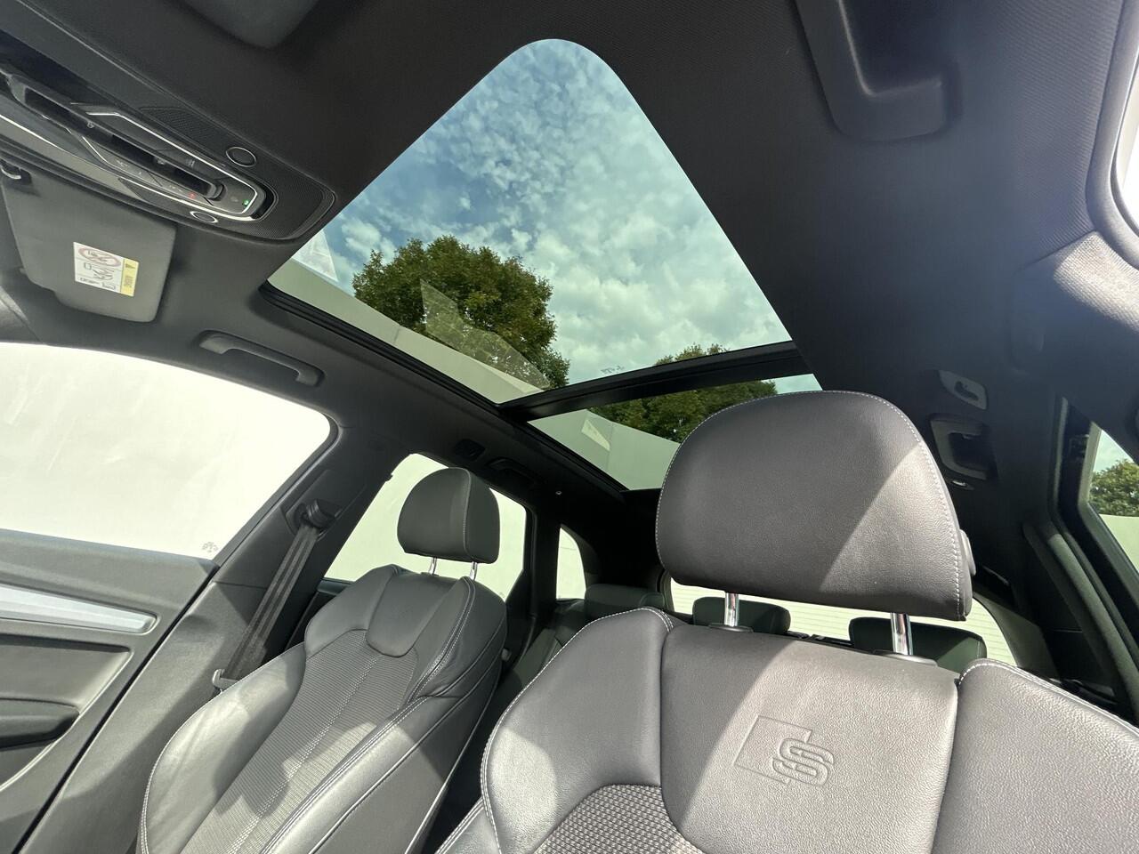 Audi Q5 55 TFSI e Quattro S line 367pk / SOH 100% / S-Line / 22" velgen / Panoramadak / Wegklapbare Trekhaak (2.000 trekgewicht) / Android Auto / Apple Carplay /