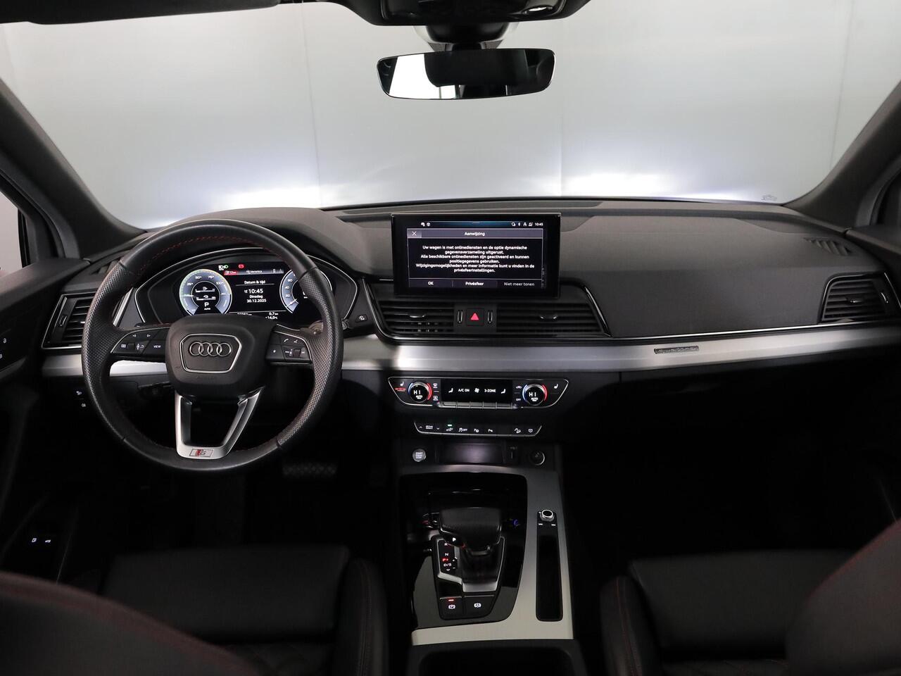 Audi Q5 50 TFSI e S edition 299 pk S-tronic | 92% SOH | Parkeersensoren (Park assist) | Rondomzicht camera | Leder | Stoelverwarming | S-Line |