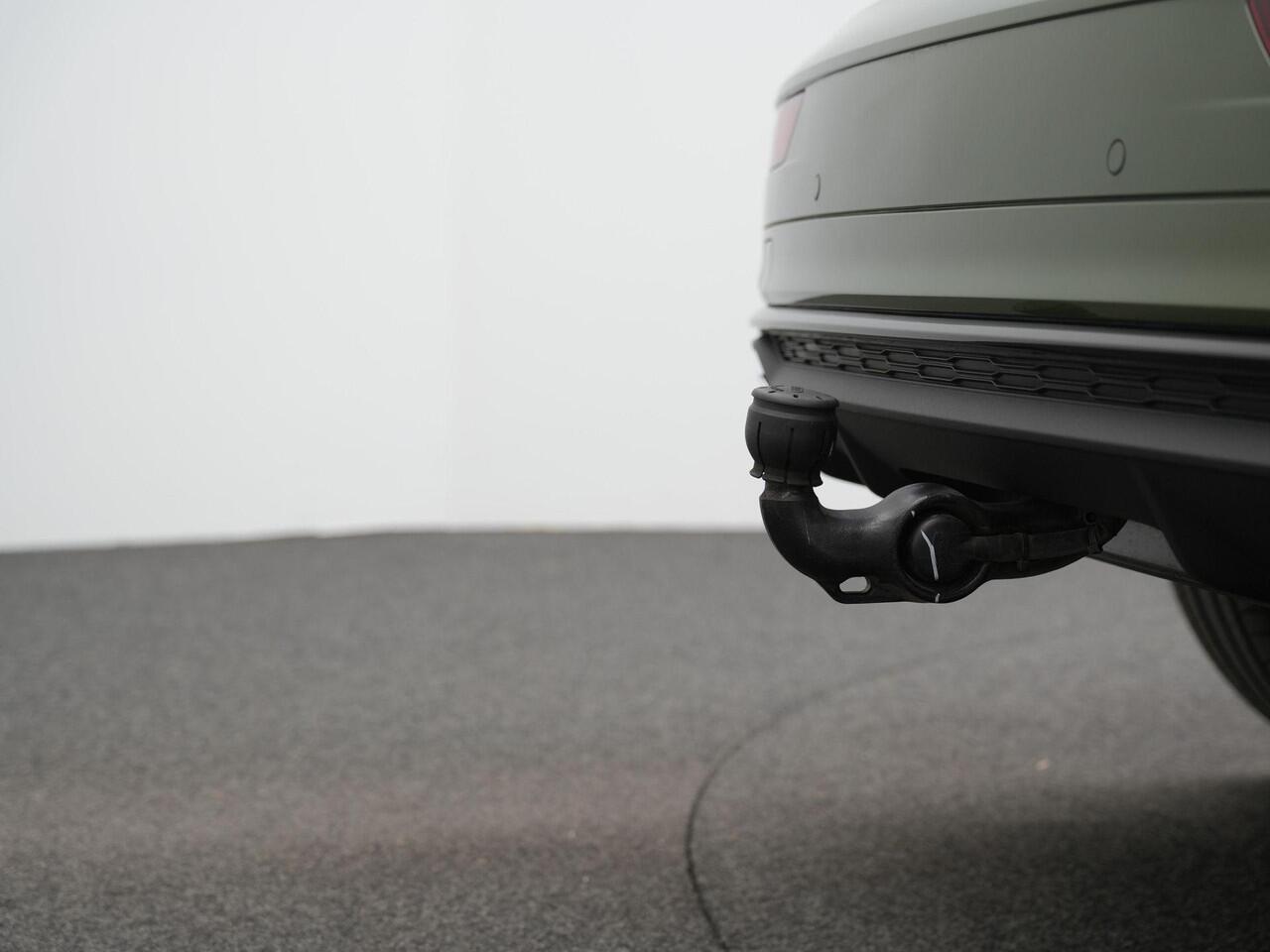 Audi Q5 50 TFSI e 299 pk S-Line | Panoramadak | Trekhaak | 360 camera | Elektr. verstelbare stoelen | Side Assist | Afgevlakt sportstuur