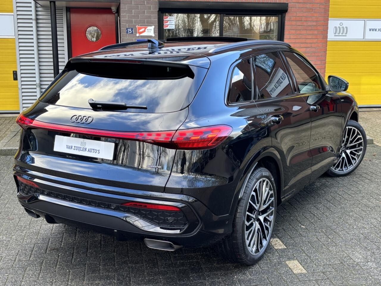 Audi Q5 e-hybrid Quattro 252pk S-Line Pano Luchtvering 21'' BTW