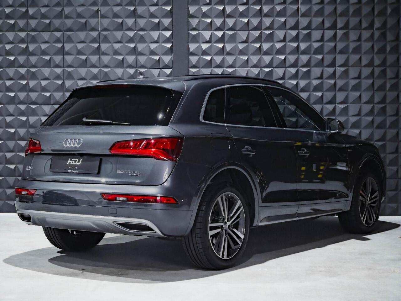 Audi Q5 50 TFSI e quattro S edition | Pano | Matrix |Side | Amb 30 kleurig |Tour | Stad |