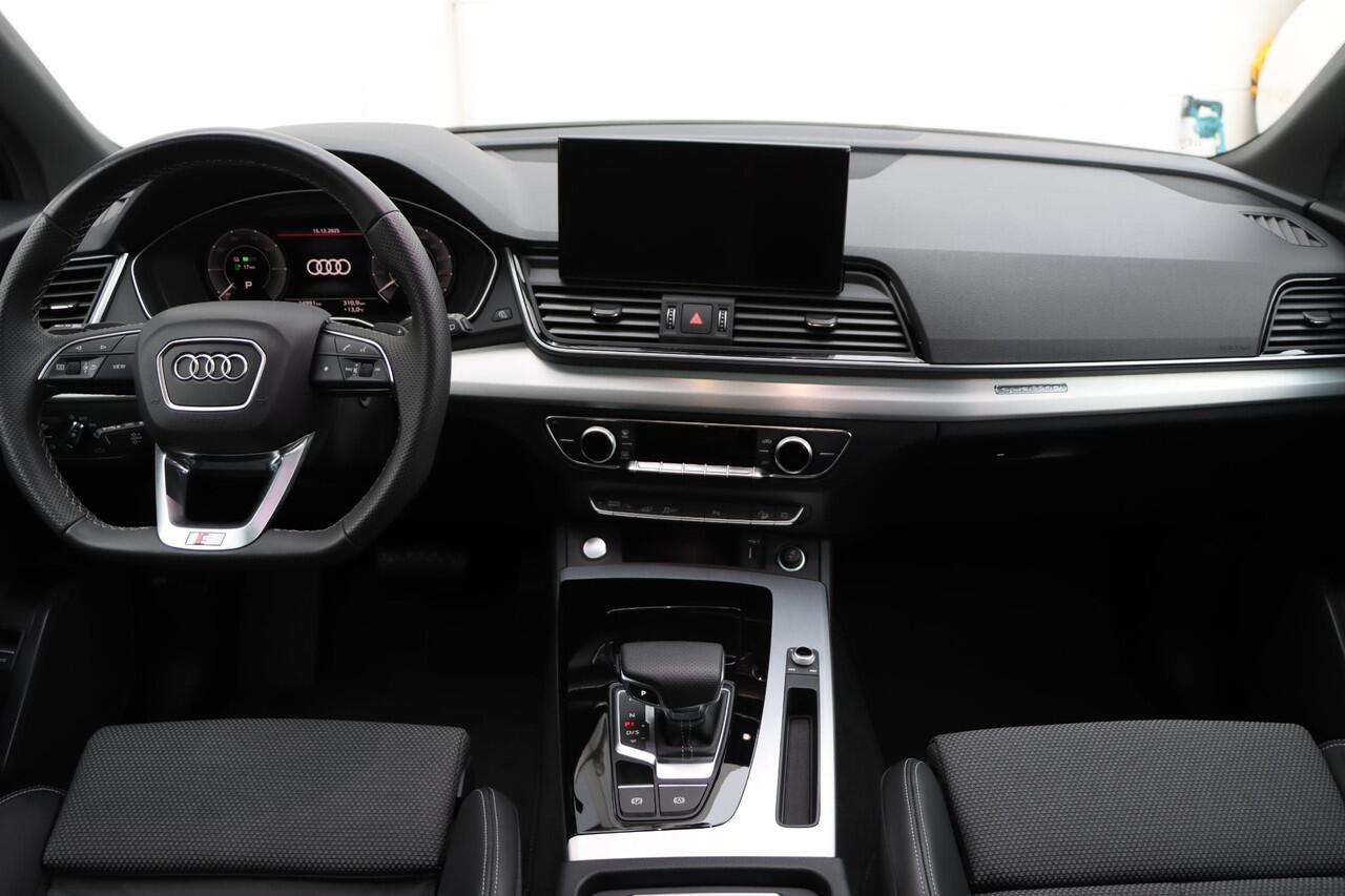 Audi Q5 50 TFSI e S edition Competition quattro 300pk S-Tronic | Panoramadak | Zwart optiek | Elektrische achterklep