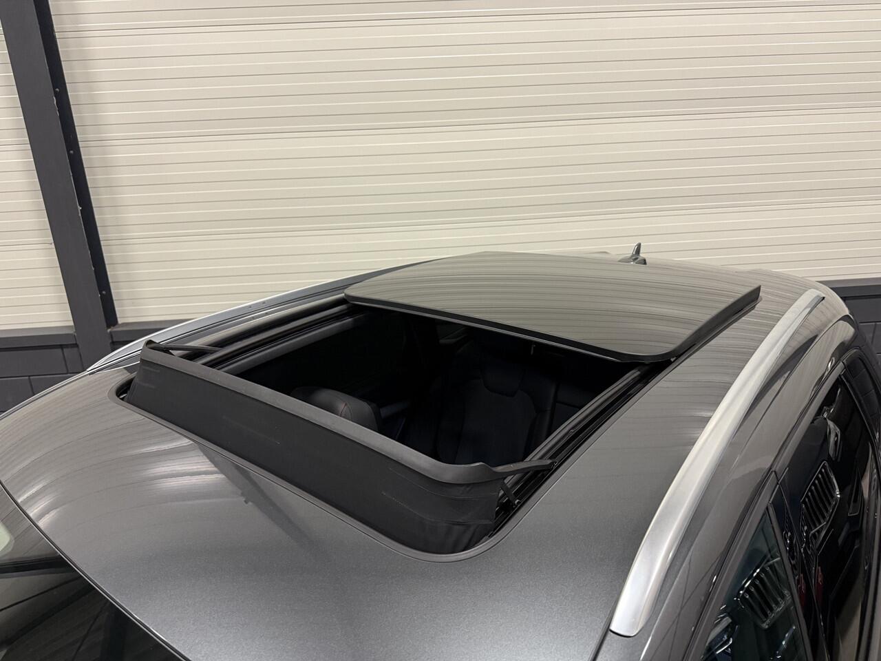 Audi Q5 50 TFSI e S-Line PANO/TREKHAAK/MASSAGE/ACC/KEYLESS/21"/CAMERA/CARPLAY/DONKERE HEMEL/STANDKACHEL/EL.A.KLEP/PRIVACY/DAYTONAGRAU/VOLLEDIG AUDI DEALER HISTORIE, NET OH BEURT GEHAD