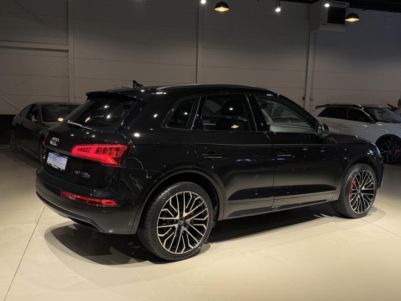 Audi Q5 50 TFSIe Quattro Sport Navi|Leer|Camera|ACC Zwart