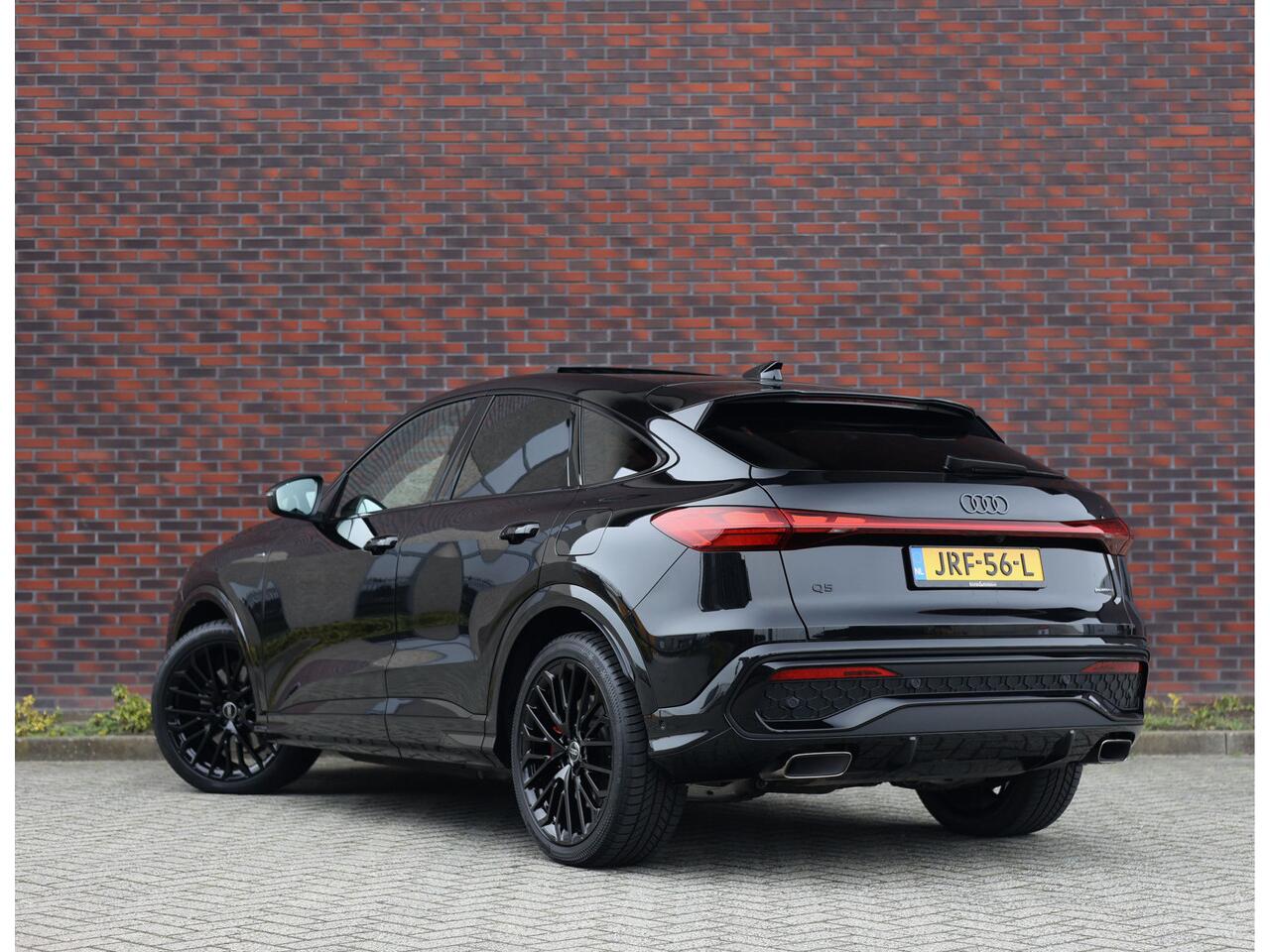 Audi Q5 Sportback e-hybrid quattro S edition Competition