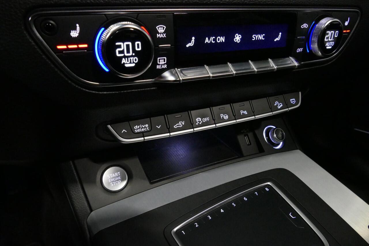 Audi Q5 55 TFSI e quattro Competition S Edition / Maxton Design Bodykit V.2 / Panoramadak / Luchtvering / Elektr. verstelbare voorstoelen / Bang & Olufsen Sound System / Matrix LED Koplampen / Rondomzichtcamera / Apple Carplay - Android Auto / Ambienteverlichting