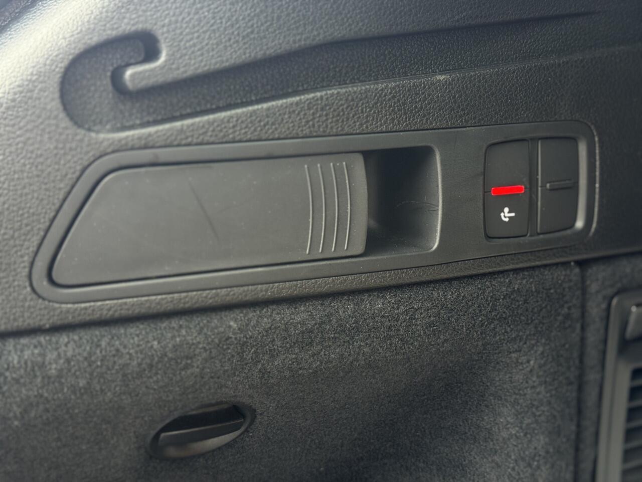 Audi Q5 50 TFSI e S edition | Trekhaak | Pano | LED