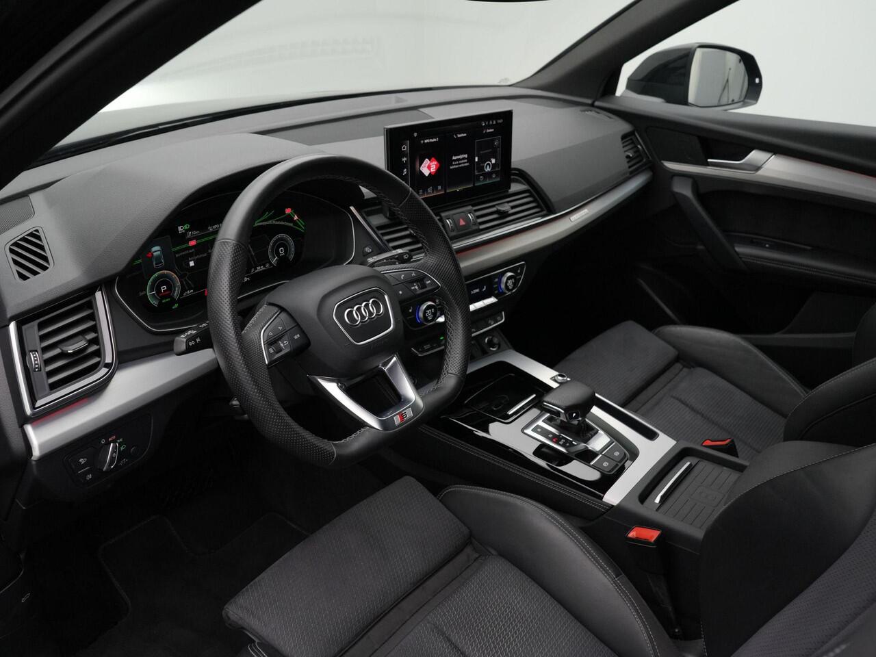 Audi Q5 50 TFSI e 299 pk S-tronic quattro S edition | Panoramadak | Leder/alcantara | Matrix LED | Achteruitrijcamera | Stoelverwarming
