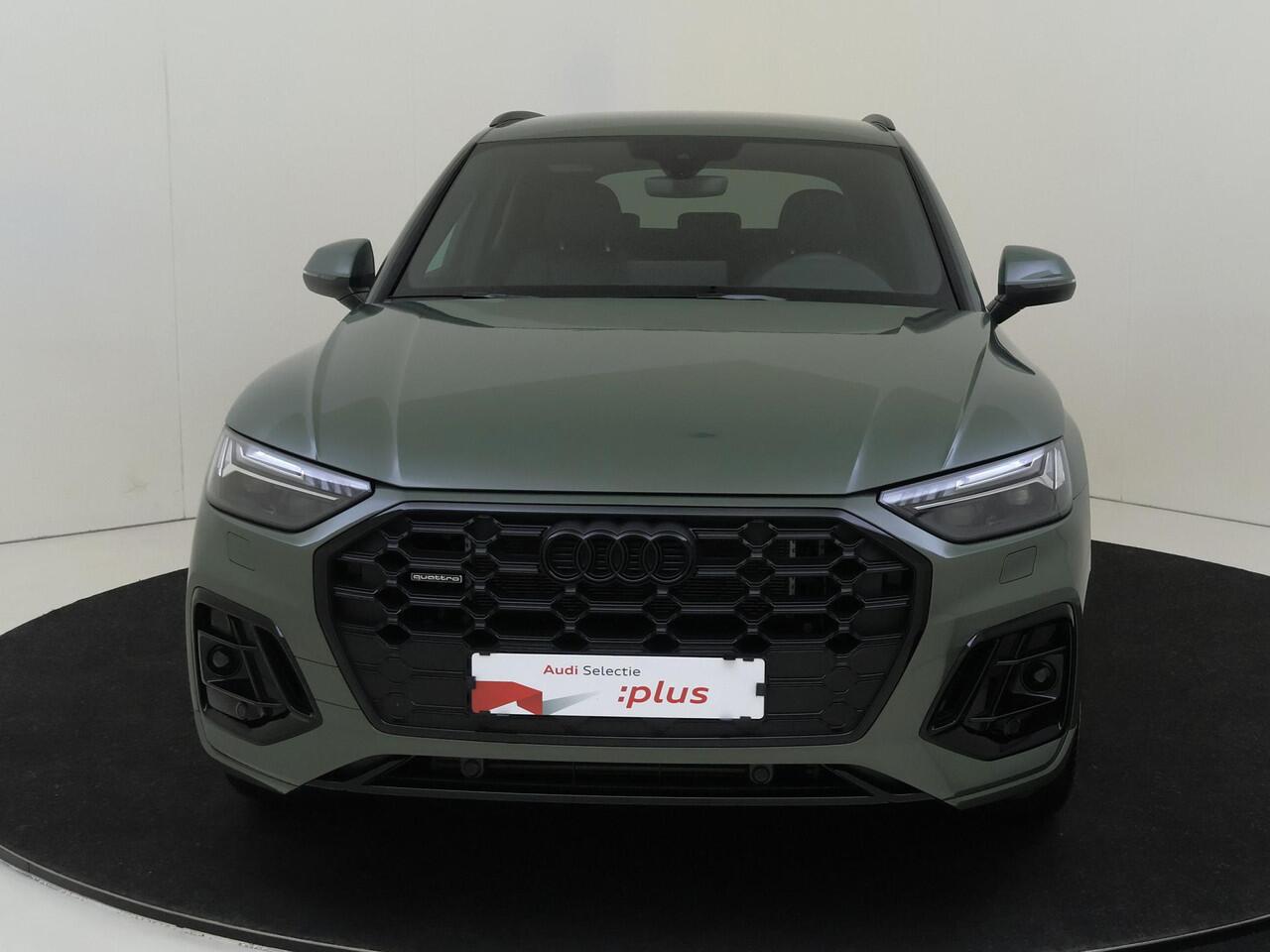 Audi Q5 50 TFSI e S edition Competition | Luchtvering | Trekhaak | LED matrix verlichting | Stoelverwarming voor en achter | Virtual cockpit Plus | Adaptieve cruise control | CarPlay |