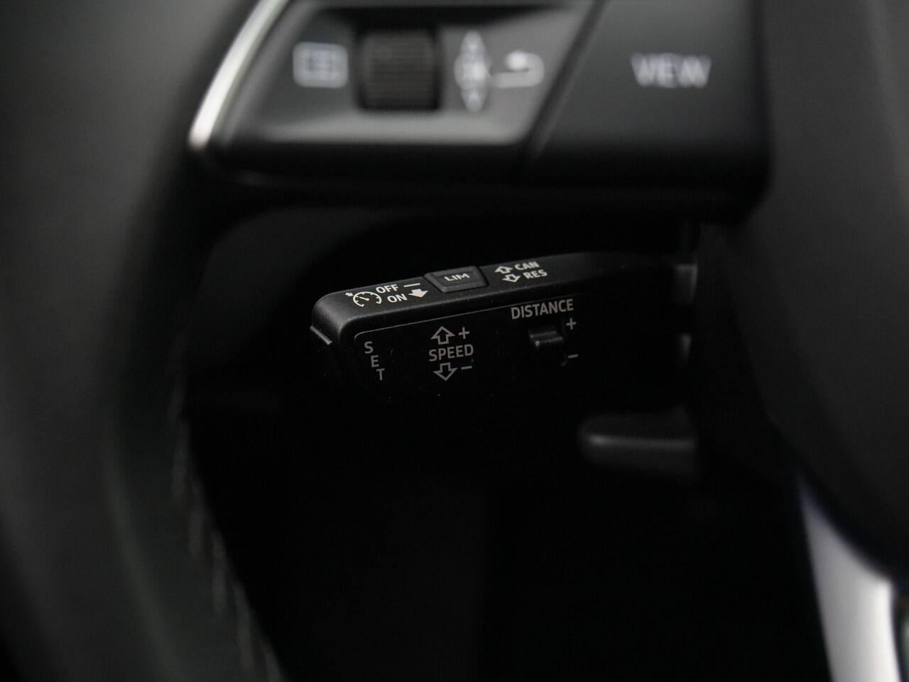 Audi Q5 Sportback 55 TFSI e 367 pk S-tronic S edition | Rondomzicht camera | Matrix LED koplampen | Standkachel | Adaptive cruise | Sportstoelen | Optiekpakket zwart | 20 inch