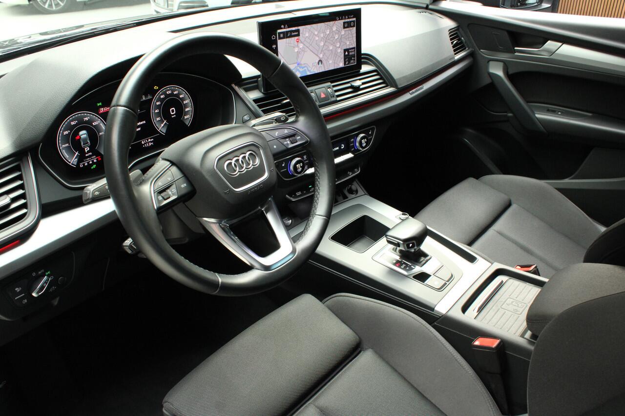 Audi Q5 50 TFSI e quattro Panodak 360° Virtual Memory seats ACC Elektr. uitklapbare trekhaak Elektr. bedienbaar achterklep Assistentiepakket 'Tour' Sportstoelen PDC Keyless Climate (3-zone) Stoelverwarming Cruise LM velgen BTW auto
