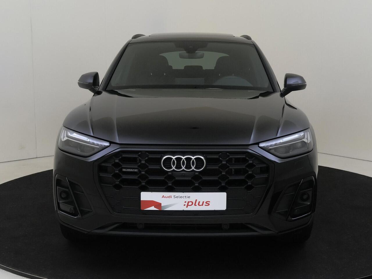 Audi Q5 50 TFSI e S edition | Panoramadak | 360 camera | Dodehoek detectie | LED matrix verlichting | Stoelverwarming | Parkeerasisstent | 3-zone airco | Navigatie Plus |