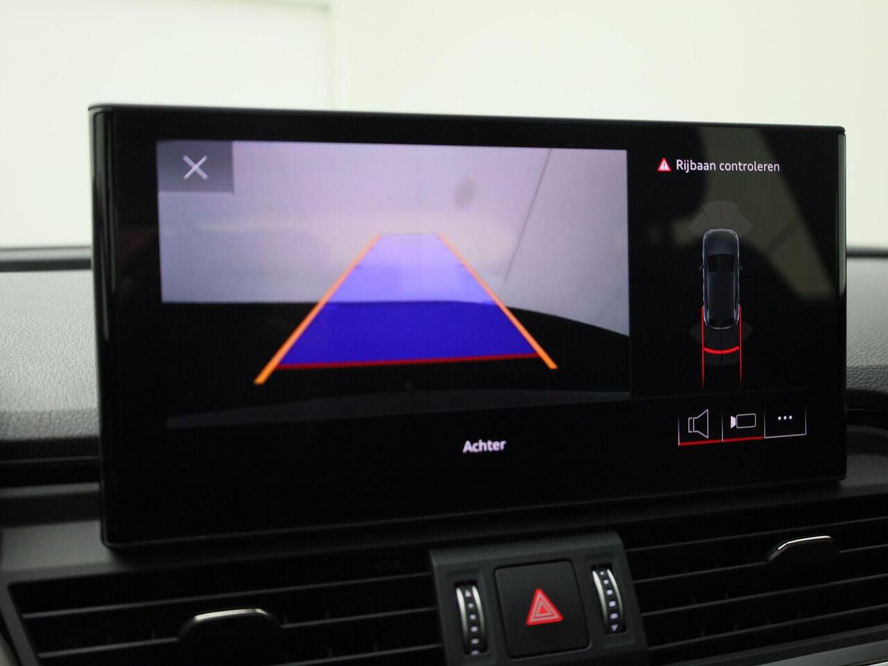 Audi Q5 50 TFSIe 220kW 299PK S Line · Panoramadak · Trekhaak · Achteruitrijcamera ·