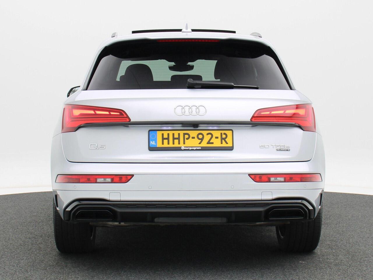 Audi Q5 50 TFSi e 299 Pk Automaat S-Line | Nw Model | Full LED | Panoramadak | Zwart Optiek | Camera | 20 Inch | Stoelverwarming | Adaptive Cruise | 46.409 Km!!