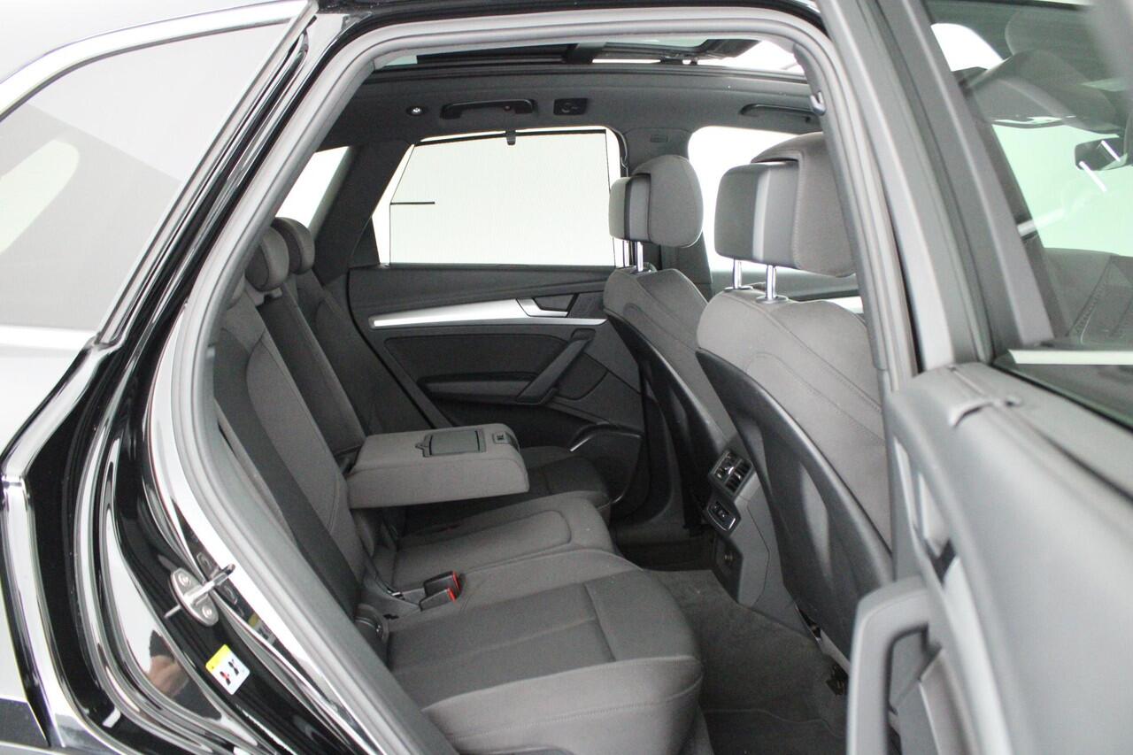 Audi Q5 55 TFSI e 367pk quattro S-Line Trekhaak Camera Panoramadak Keyless Matrix Led Virtual Cockpit Navigatie