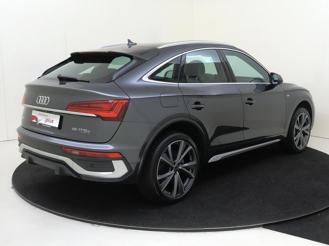 Audi Q5 Sportback 55 TFSI e S edition | Trekhaak | Achteruitrijcamera | 3-zone airco | LED matrix verlichting | Stoelverwarming | Adaptieve cruise control | Audi virtual cockpit |