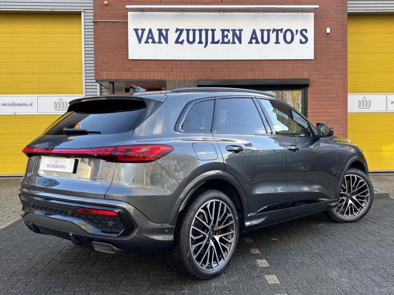 Audi Q5 e-hybrid Quattro 252pk S-Line Pano Luchtvering Trekhaak 21'' BTW