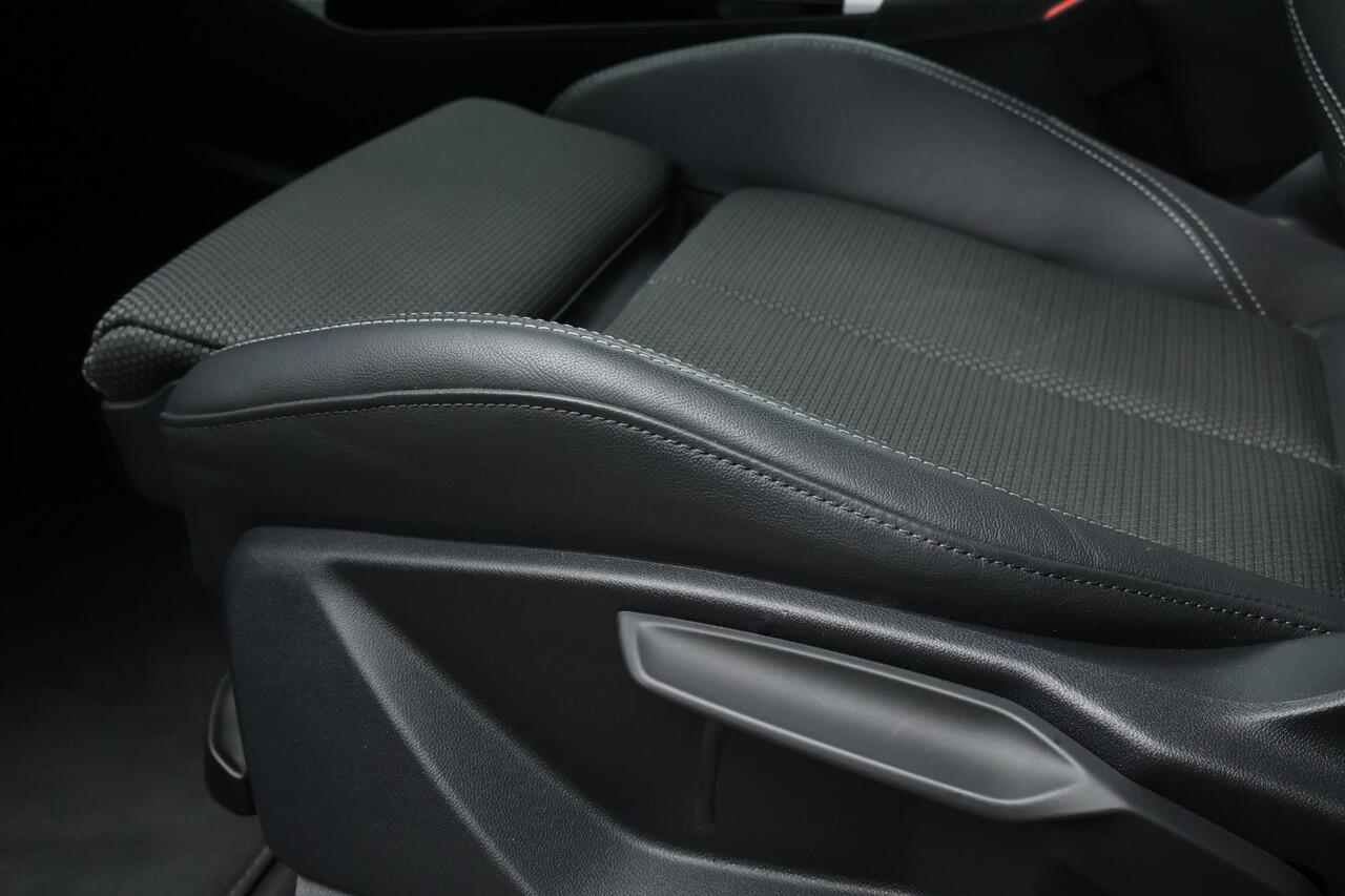 Audi Q5 50 TFSI e S edition / Headup / 360 cam / Stoelverwarming