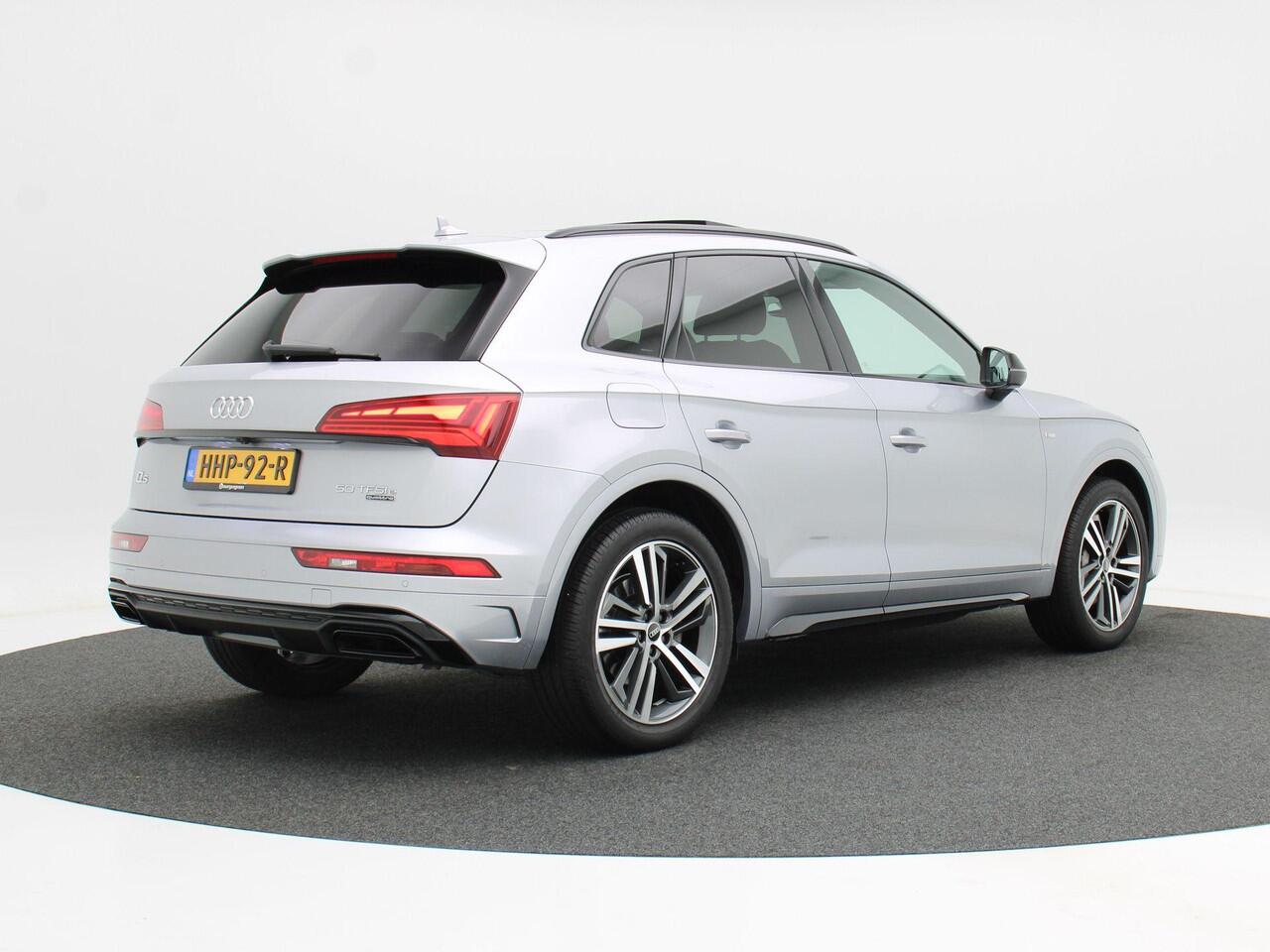 Audi Q5 50 TFSi e 299 Pk Automaat S-Line | Nw Model | Full LED | Panoramadak | Zwart Optiek | Camera | 20 Inch | Stoelverwarming | Adaptive Cruise | 46.409 Km!!
