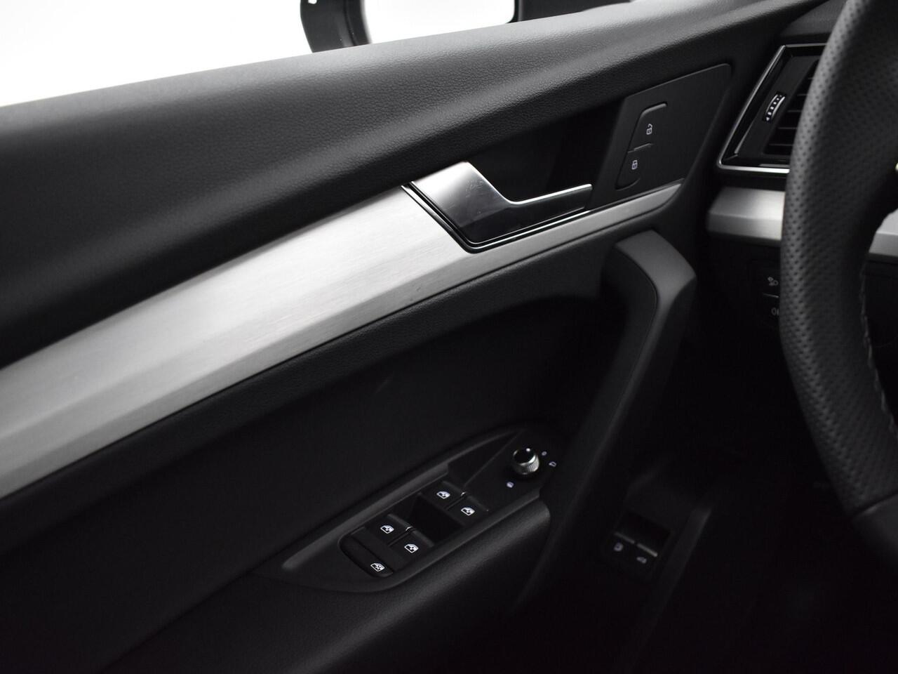 Audi Q5 Sportback 55 TFSIe 367pk S-tronic S edition Competition · Keyless · Camera · Elek. trekhaak · Elek. Achterklep · Apple/Android Car Play · 19'' Inch ·