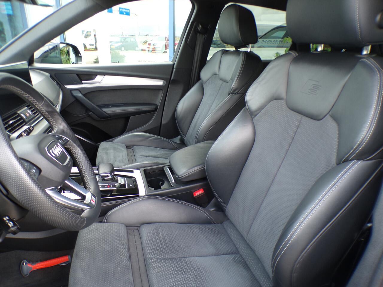 Audi Q5 55 TFSI e S edition Competition, Trekhaak / Luchtvering / Full LED / Sensoren + Camera / Carplay + Android Auto / Stoelverwarming / 20'' LMV