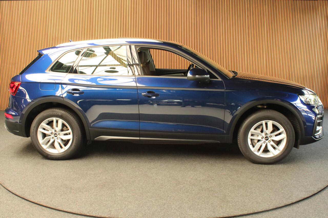 Audi Q5 50 TFSI e quattro Panodak 360° Virtual Memory seats ACC Elektr. uitklapbare trekhaak Elektr. bedienbaar achterklep Assistentiepakket 'Tour' Sportstoelen PDC Keyless Climate (3-zone) Stoelverwarming Cruise LM velgen BTW auto