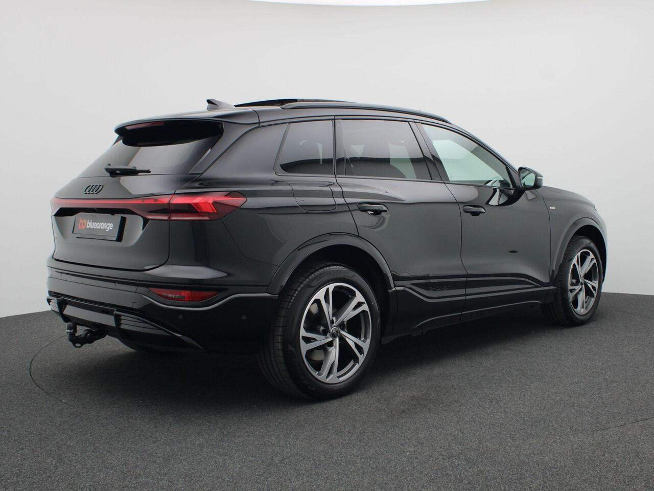 Audi Q6 e-tron Launch edition 83 kWh 252PK Panoramadak, Trekhaak, Keyless, Warmtepomp, 360gr. Camera, Stoelverwarming, LED Plus, Elektr. Achterklep, 20" LM Velgen