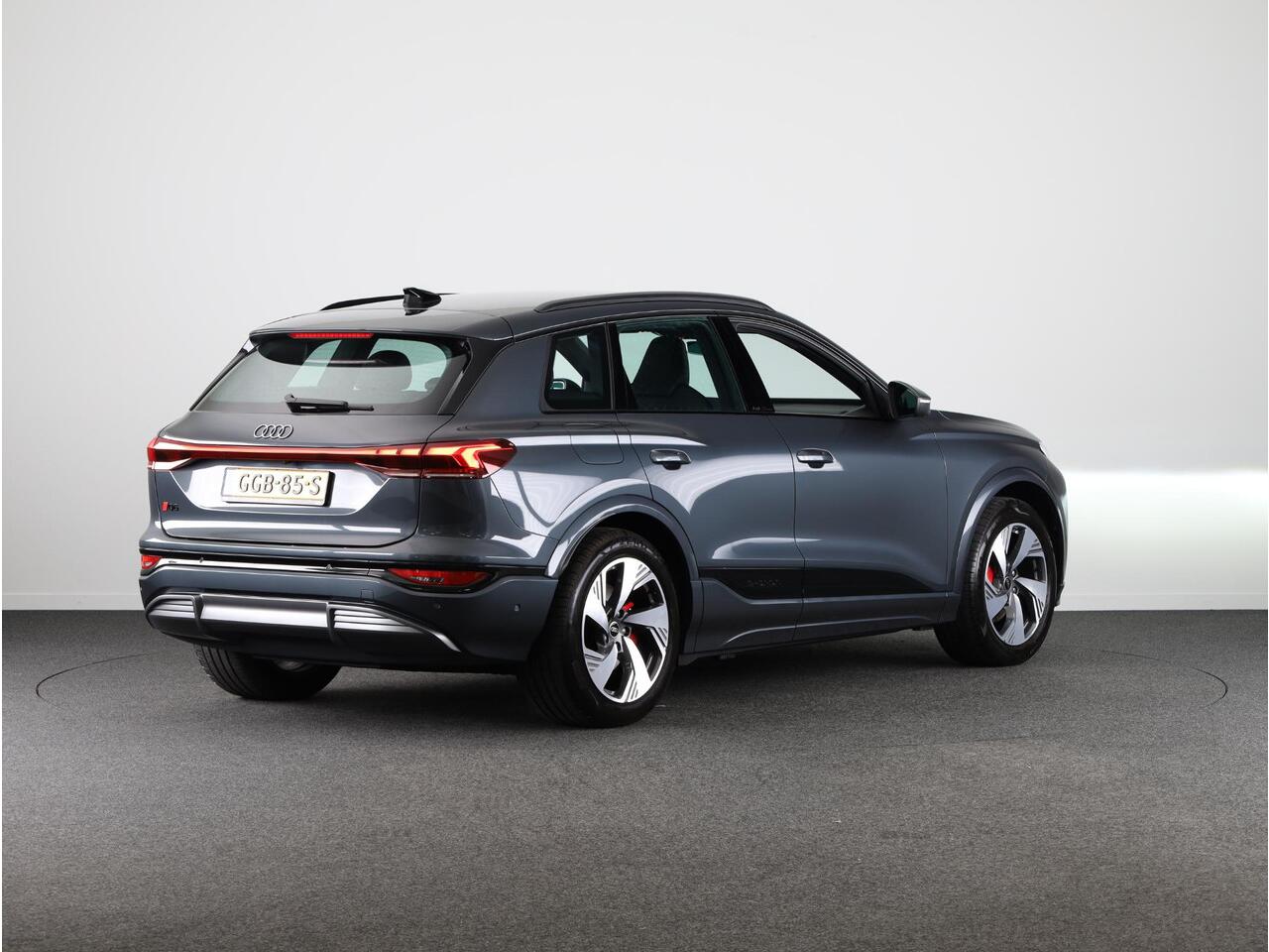 Audi Q6 e-tron First edition 100 kWh 388pk | MMI bijrijdersscherm | 20 inch lichtmetalen velgen | Leder S- line interieur