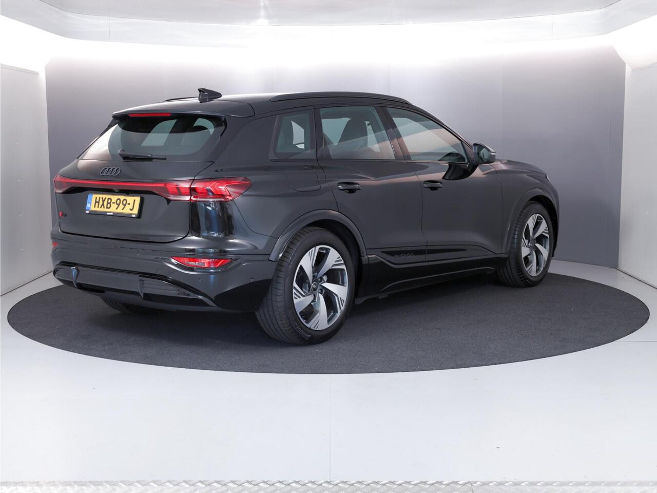 Audi Q6 S Edition e-tron perf 225kW/306pk 100Kwh Hatchback Audi Q6 e-tron S edition performance 100 kWh Omgevingscamera's, adaptive cruise control, ledkoplampen plus, stoelverwarming voor en achter, comfortpakket