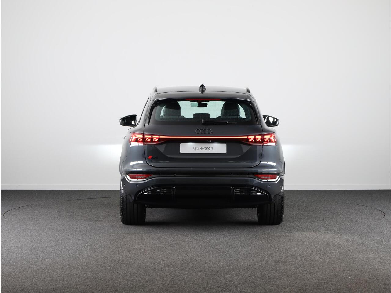 Audi Q6 e-tron S edition performance 100 kWh 306PK | Private lease vanaf ¤1144,- pm | adaptive air suspension | oled achterlichten