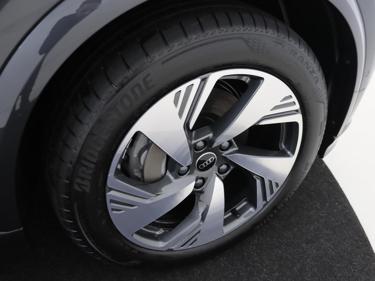 Audi Q6 e-tron S edition performance 100 kWh | Tech Pro | 360 camera | Comfortsleutel | Elek. verstelbare voorstoelen | Verwarmbaar stuurwiel