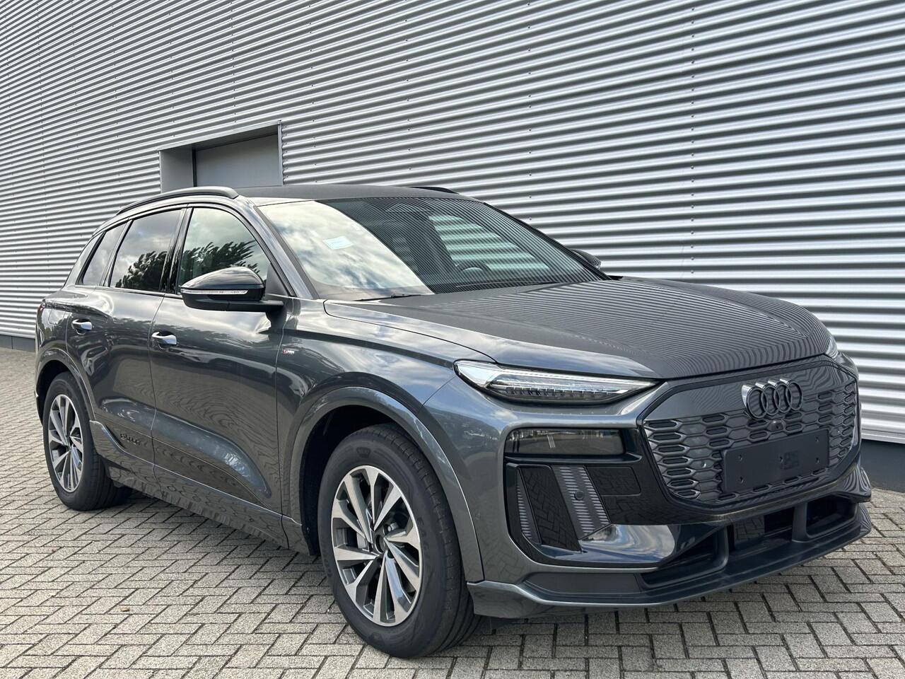 Audi Q6 e-tron Advanced edition Performance 100 Kwh / 306 PK | Matrix LED | Trekhaak | Stuurverwarming | Zwart optiek pakket