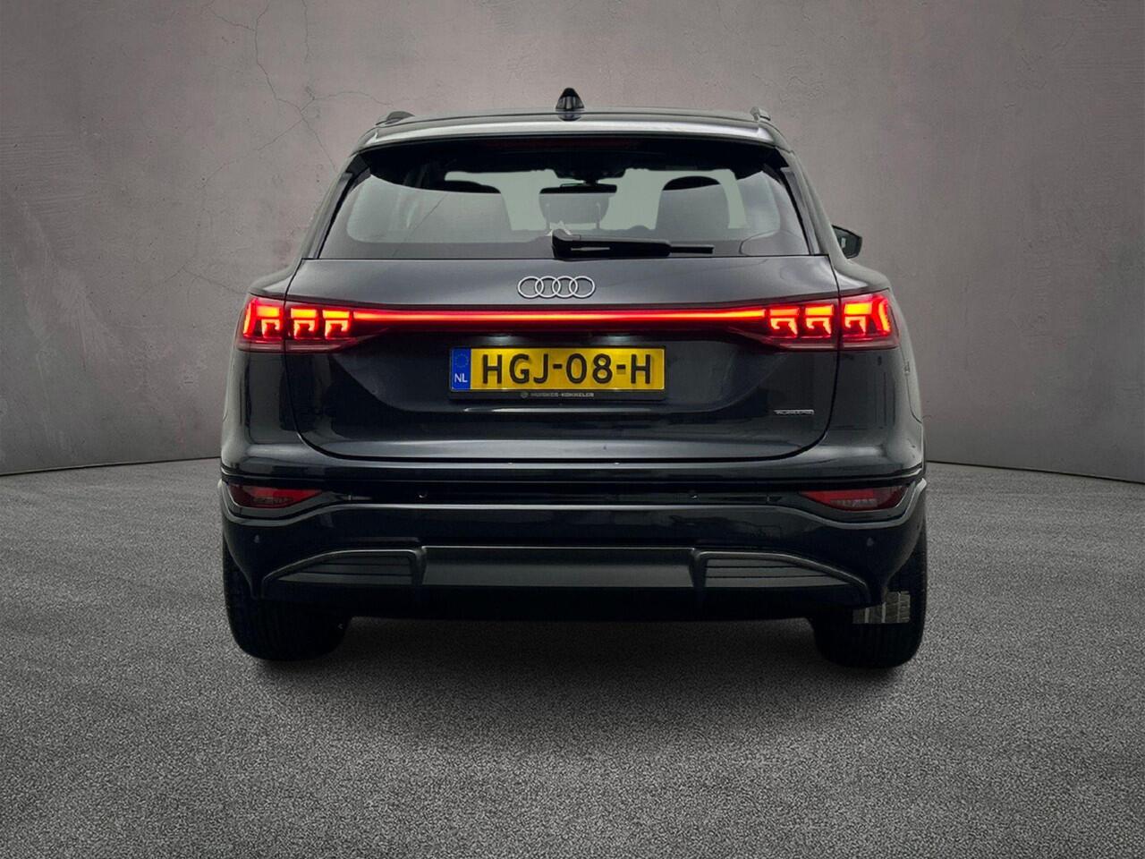 Audi Q6 e-tron 100 kWh quattro 388PK | Pano | Trekhaak | Luchtvering| Memory | Oled | Matrix | Tech pro | MMI-bijrijdersscherm | 360 Camera |