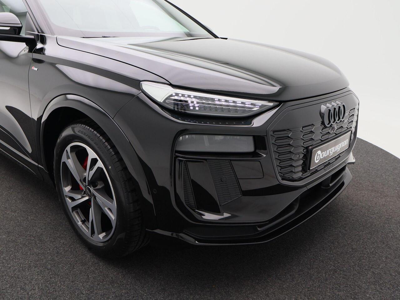 Audi Q6 S edition e-tron 83Kwh |252 PK | 20 inch | Tech Pro pakket | Privacyglas |