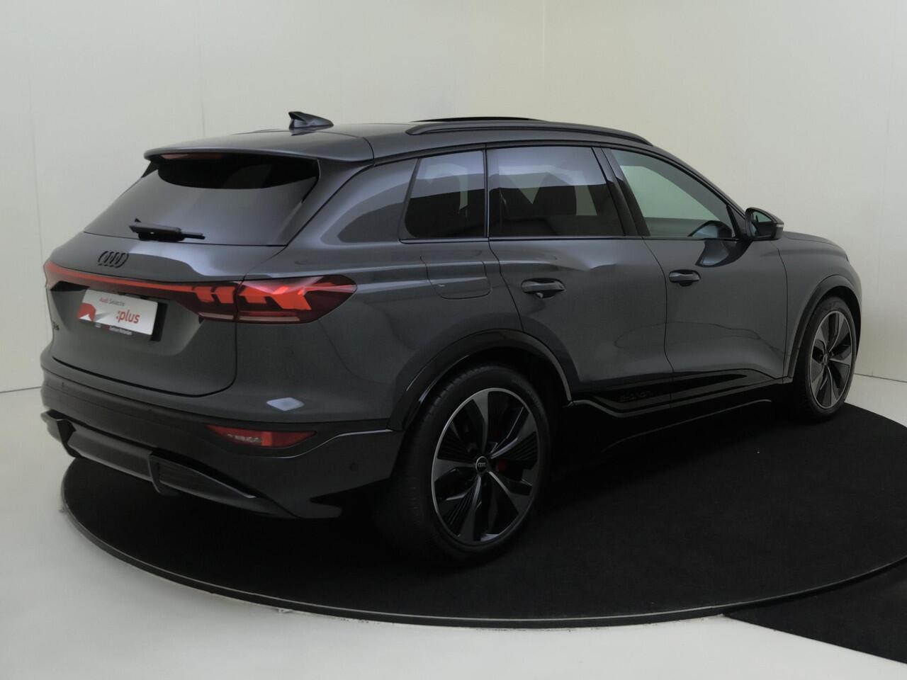 Audi Q6 e-tron edition quattro 100 kWh | Panoramadak | Bang & Olufsen | Luchtvering | 360 camera | Head-up display | Leder/alcantara bekleding | Display passagierszijde | Parkeerassistent |