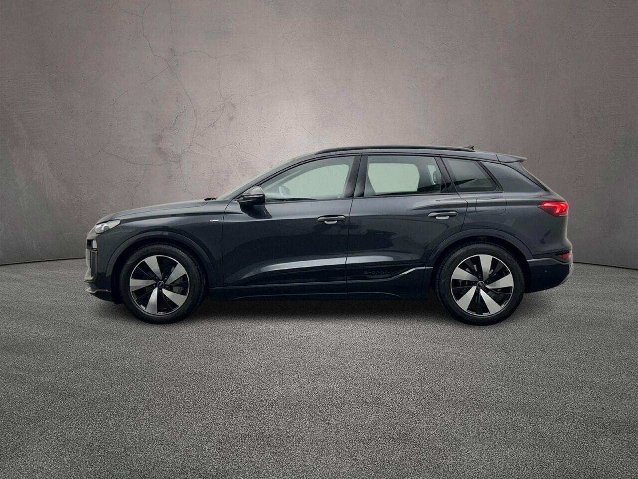 Audi Q6 e-tron 100 kWh quattro 388PK | Pano | Trekhaak | Luchtvering| Memory | Oled | Matrix | Tech pro | MMI-bijrijdersscherm | 360 Camera |