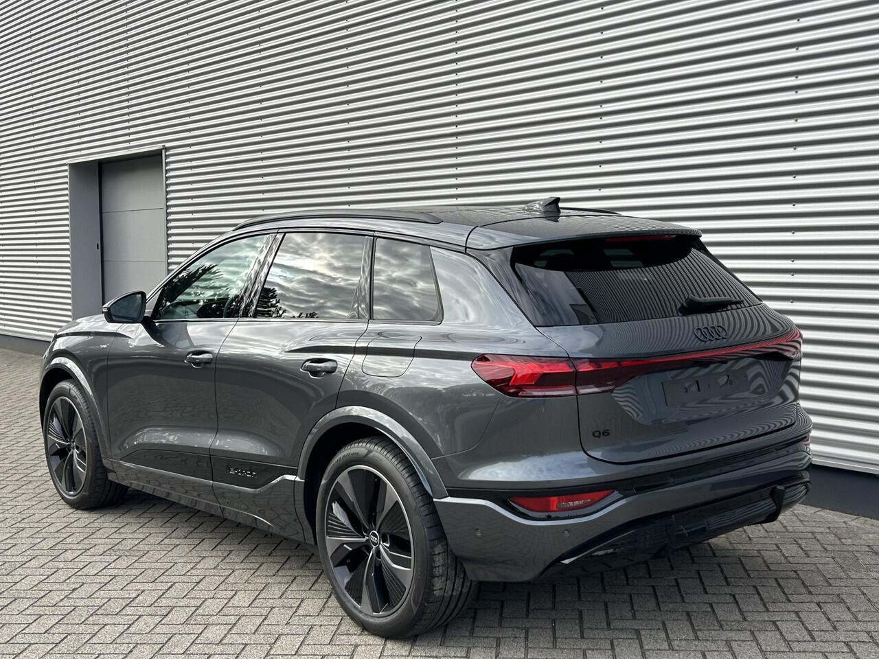 Audi Q6 e-tron S edition (B1) e-tron perf 100Kwh 225 kW / 306 PK | Panoramadak | Adaptieve Cruise Control | Stuurwielverwarming | Stoelverwarming voor-achter | Memory Seats | Elektrische Stoelen |