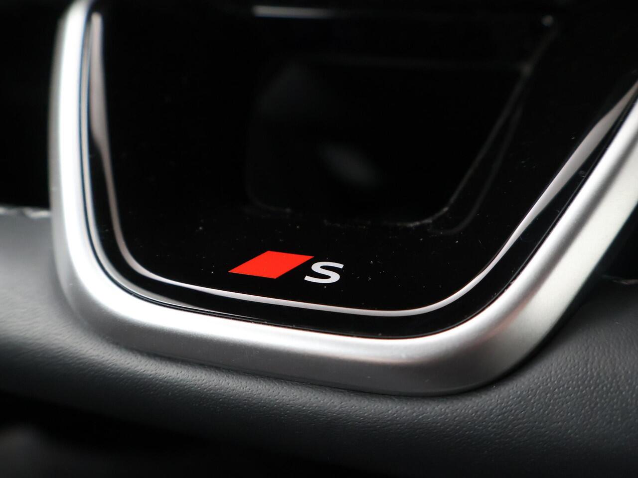 Audi Q6 SQ6 e-tron Quattro 100 kWh | 490 PK | SoH 97% | 490 PK | SoH 97% | S-line | Luchtvering | B&O | Achteruitrijcamera | Virtual cockpit |