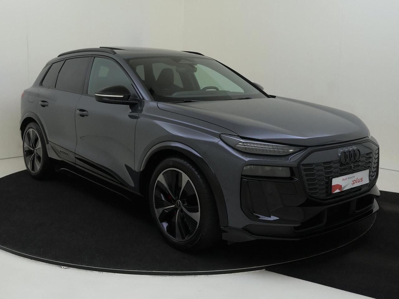 Audi Q6 e-tron edition quattro 100 kWh | Panoramadak | Bang & Olufsen | Luchtvering | 360 camera | Head-up display | Leder/alcantara bekleding | Display passagierszijde | Parkeerassistent |