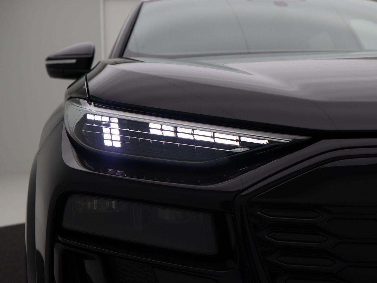 Audi Q6 S edition e-tron 83Kwh |252 PK | 20 inch | Tech Pro pakket | Privacyglas |